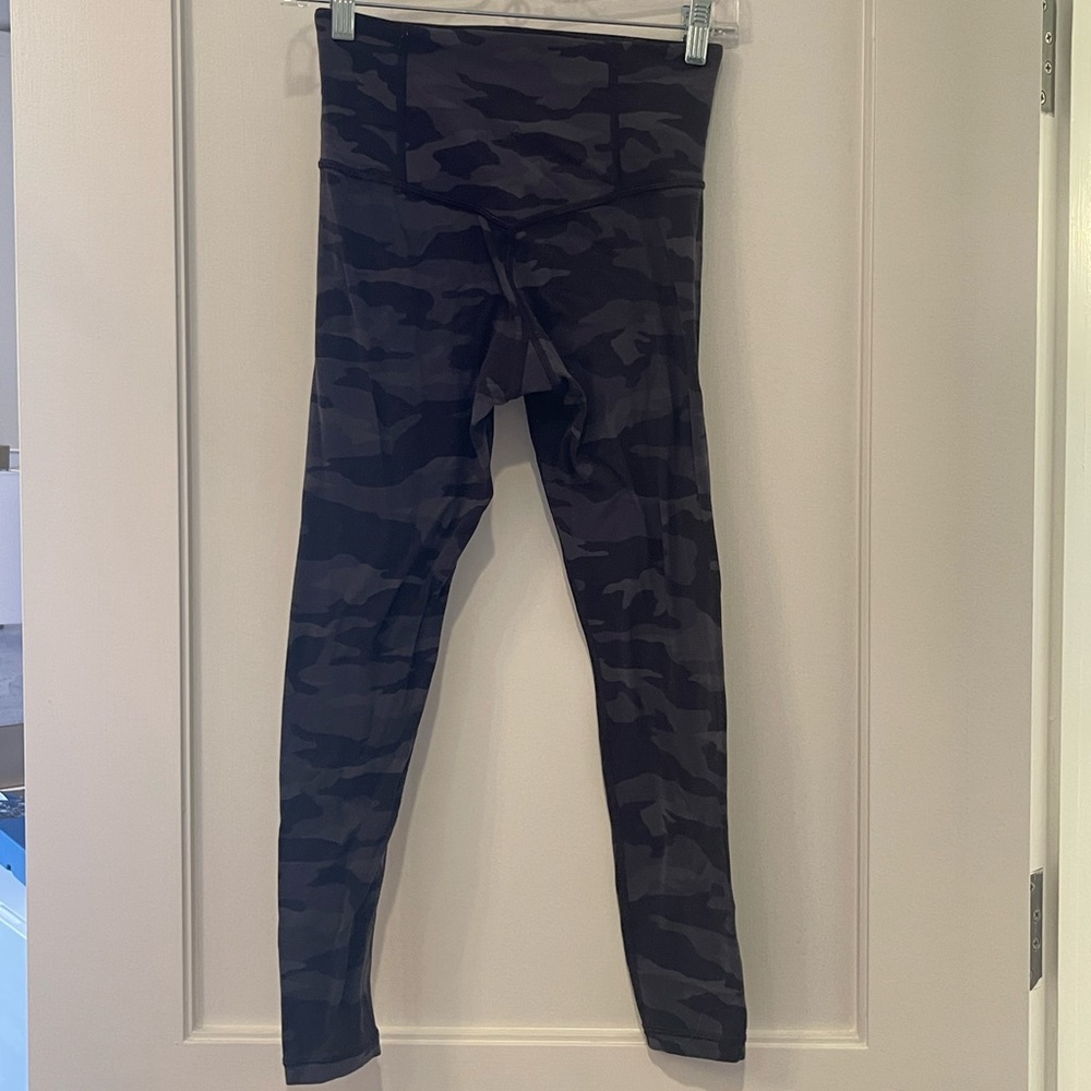 Athleta Ultra High Rise Elation 7/8 Tight in Camo | SZ XS - Picture 3 of 6